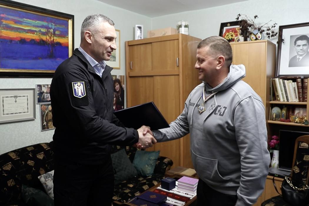 Кличко надав Залужному та Ліні Костенко звання "Почесний громадянин Києва"