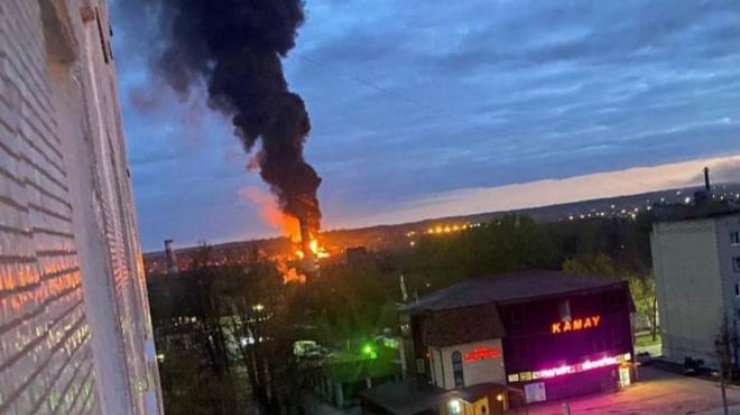 Пожежа на нафтобазі у Смоленській області 24 квітня 2024 року