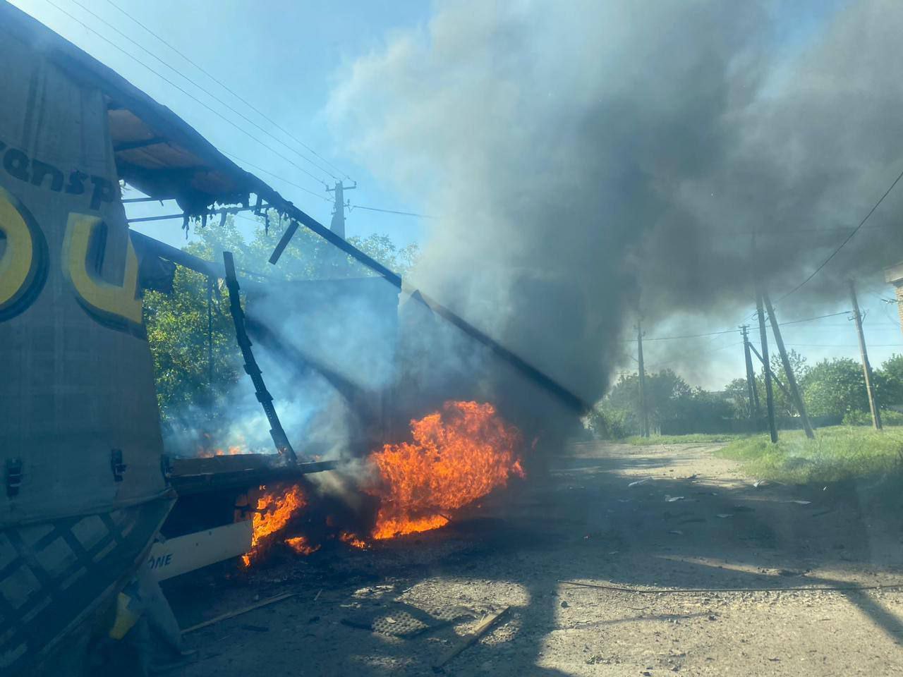 У Бериславі на Херсонщині після удару ворожого безпілотника згоріла вантажівка