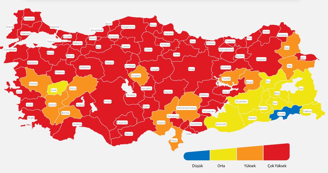 В начале марта Министерство здравоохранения Турции опубликовало карту республики, в которой провинции отмечены четырьмя разными цветами: синим, желтым, оранжевым и красным