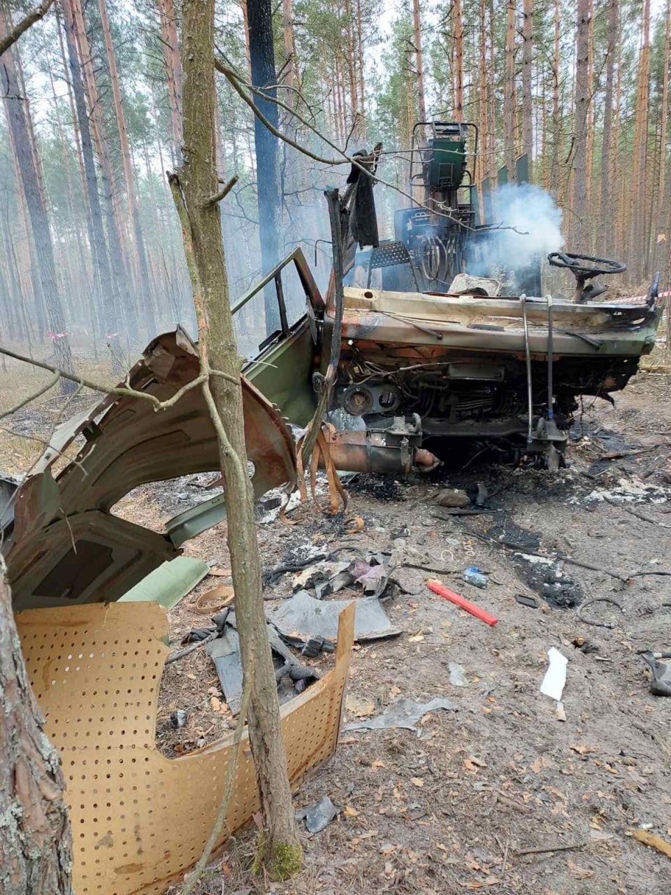 На Київщині двоє лісників підірвалися на міні, один загинув