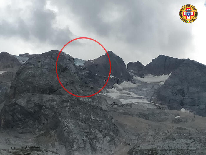 В італійських Альпах через сходження льодовика загинуло 6 людей, 15 зникли безвісти