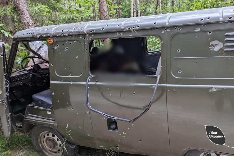 На Сумщині окупанти обстріляли УАЗ, в якому було шестеро лісівників, усі загинули