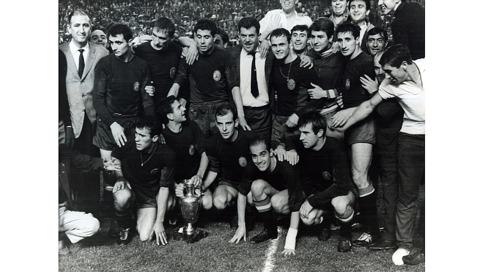 Іспанці після перемоги над СРСР у 1964 році
