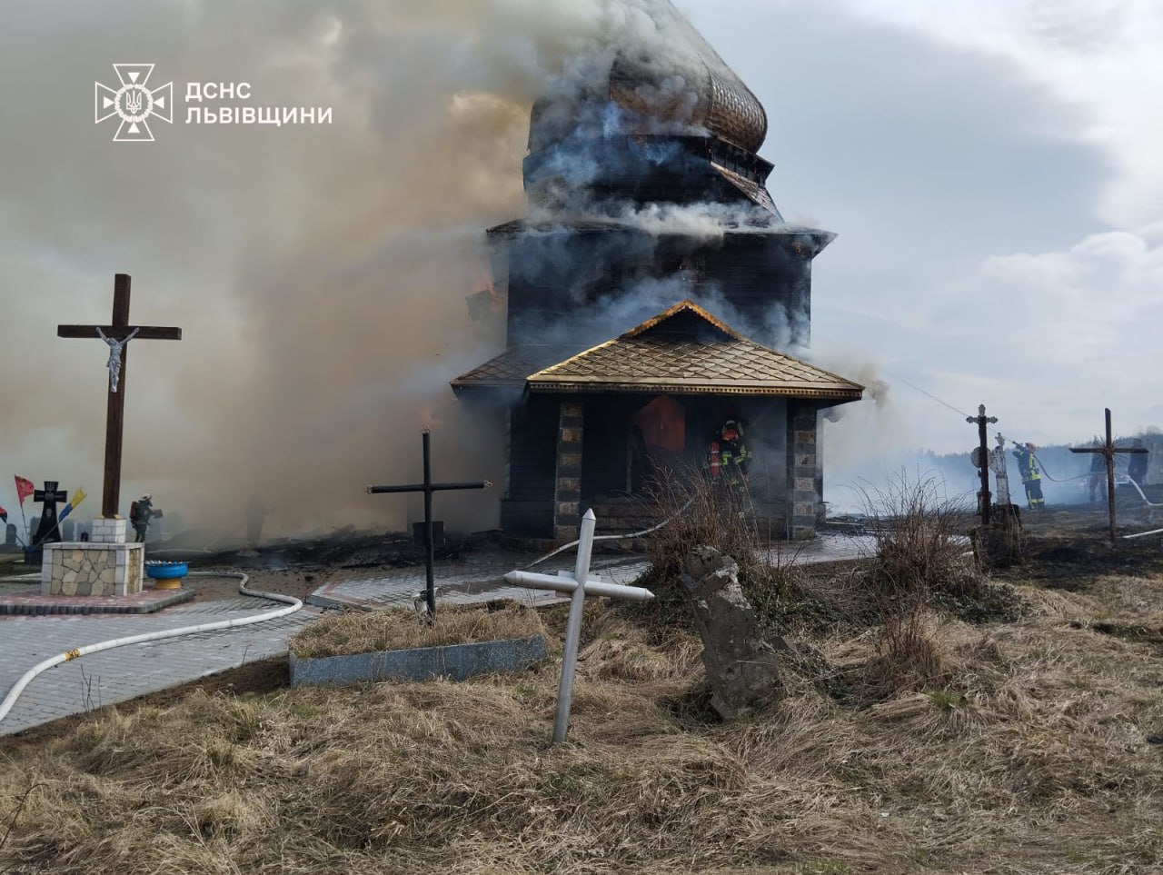 На Львівщині згоріла дерев’яна церква - пам'ятка архітектури національного значення