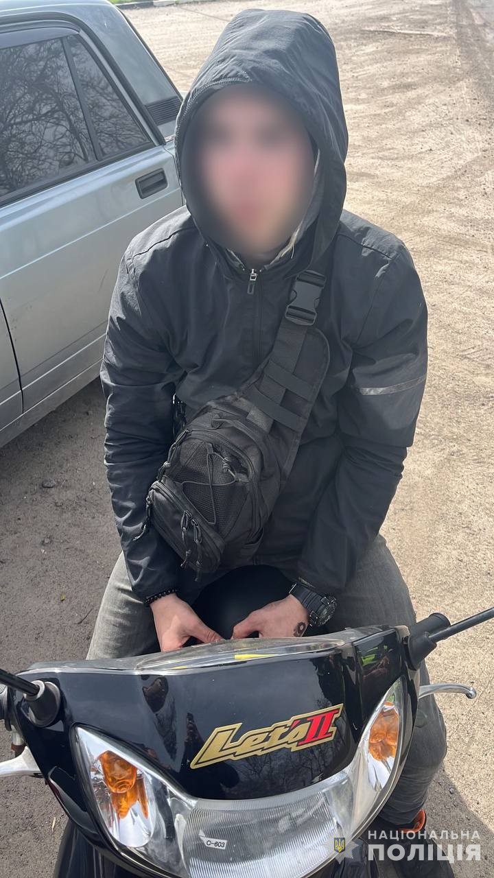 На Вінниччині хлопець за один день викрав автомобіль, влаштував ДТП і вкрав рюкзак з грошима