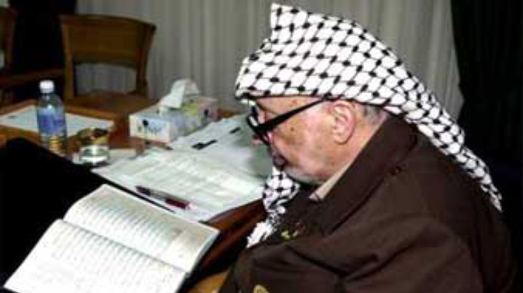 Ясир Арафат отправился в поездку по ряду арабских стран