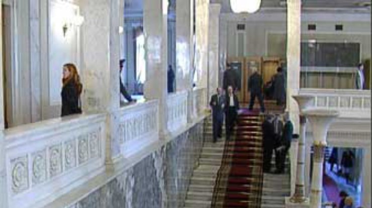 Депутаты продолжат заседание ВР, пока не проголосуют все четыре пакета