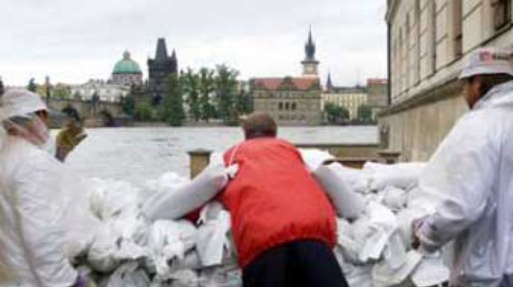 В Праге впервые после наводнения пассажиры могут добраться до вокзала на метро