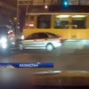 В Казахстане трамвай снес 14 автомобилей