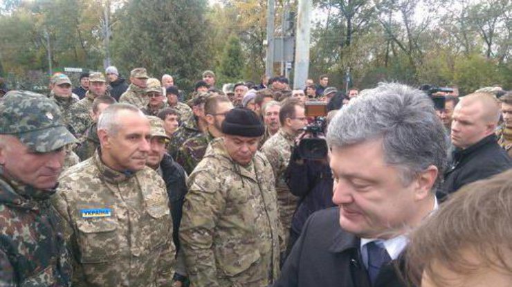 Порошенко уверен в возвращении Украины на Донбасс. Фото Твиттер/Святослав Цеголко