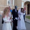 В Одессе кровавая свадьба зомби напугала прохожих (фото)