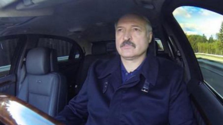Лукашенко нарушил правила дорожного движения