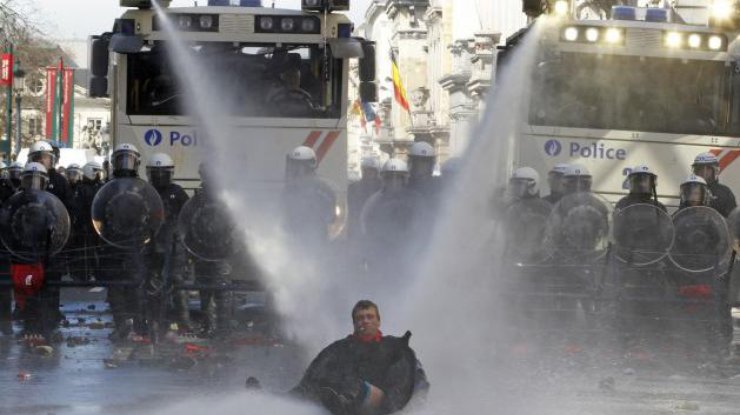 Столица Бельгии охвачена массовыми протестами