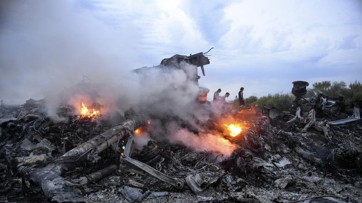 В телах на борту МН17 были найдены осколки "Бука"
