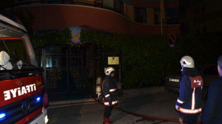 Пожар в посольстве вспыхнул вечером среды