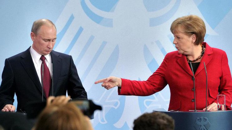 Меркель считает, что санкции против России надо продлить на полгода