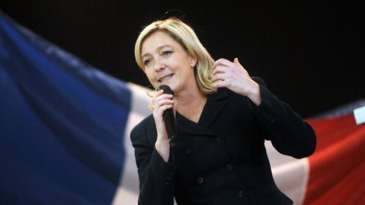 Ле Пен призвала к жесткому контролю за мусульманами во Франции