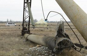 "Укрэнерго" начала ремонт одной электролинии в Крым