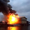 В Киеве горит ресторан-корабль на Днепре (фото, видео)