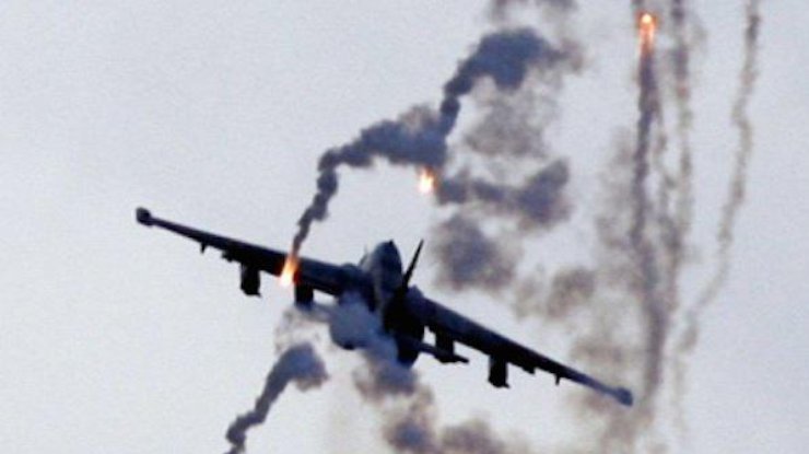 Су-24 атаковали в небе над Сирией. Фото из архива