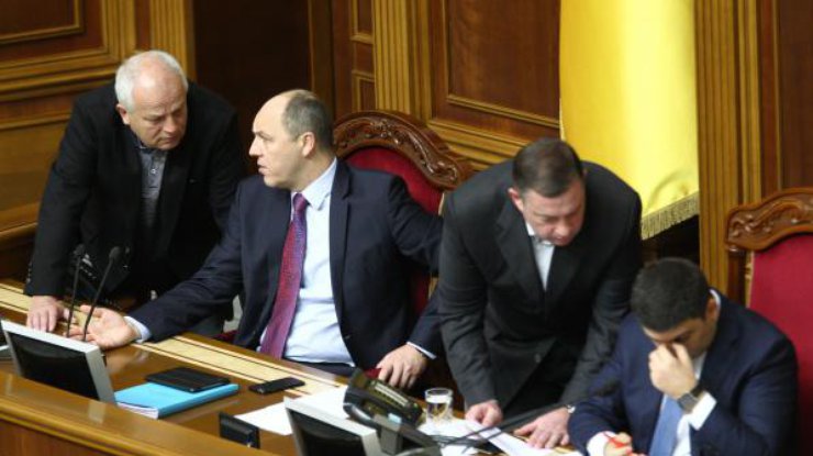Депутаты и журналисты только посмеялись над новостью о минировании. Фото ukrafoto