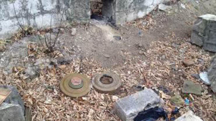 Под Донецком СБУ обнаружила тайник с противотанковыми минами