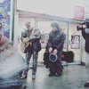 Борис Гребенщиков спел в метро Киева (видео)