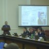 Аваков грозит Януковичу проблемами из-за найденного архива