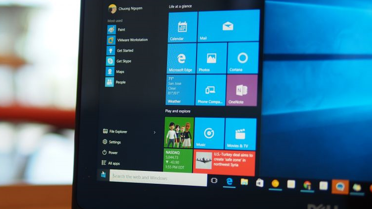 Microsoft предлагает обновиться на Windows 10 очень агрессивно. Фото: Techradar.com