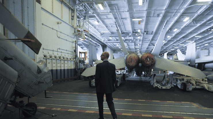 Арсений Яценюк посетил атомный авианосец