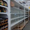 В супермаркетах Киева паника: люди сгребают продукты (фото)