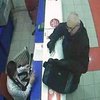 В Киеве разыскивают 50-летнего грабителя банков с конфетами (фото)