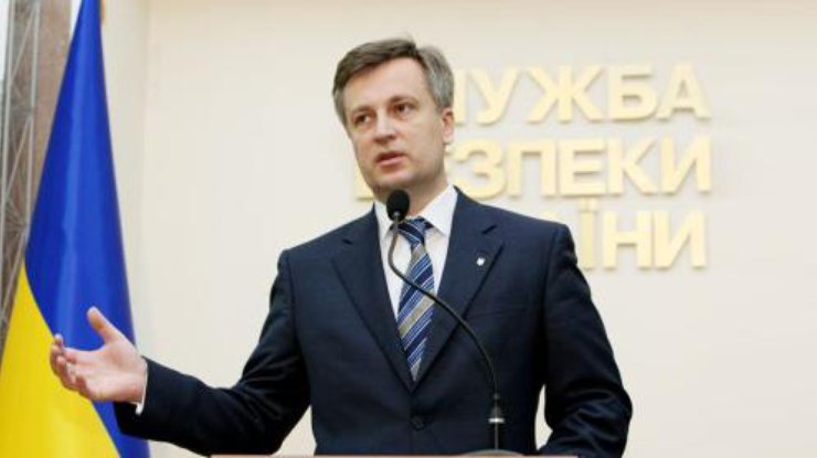 Наливайченко показал часть документов Суркова