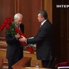 Янукович и Азаров продолжают получать пенсии от Украины