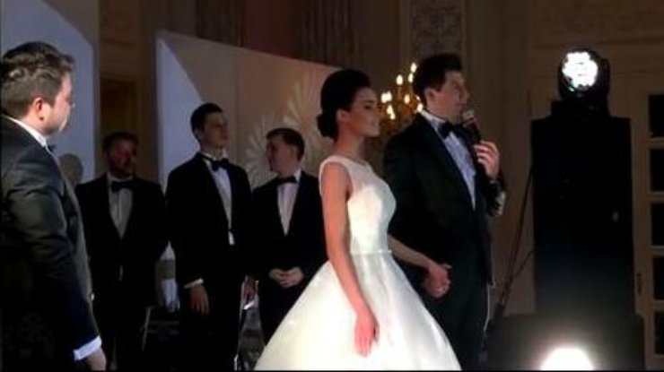 Андрей Джеджула сыграл фейковую свадьбу. Кадр из видео