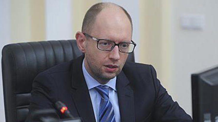 Яценюк поручил создать "летучую бригаду" против взяточников