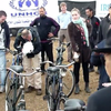 Амстердамці подарувавали 500 велосипедів біженцям з Сірії