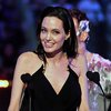Анджелина Джоли с детьми получила награду за Малефисенту (фото, видео)