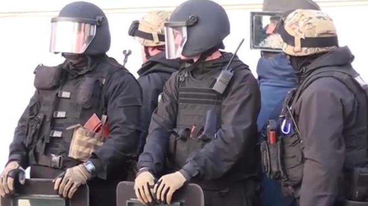 Киев запустил три бронегруппы для защиты от боевиков