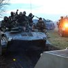 Танки и БТРы в сопровождении армейских грузовиков едут к Горловке