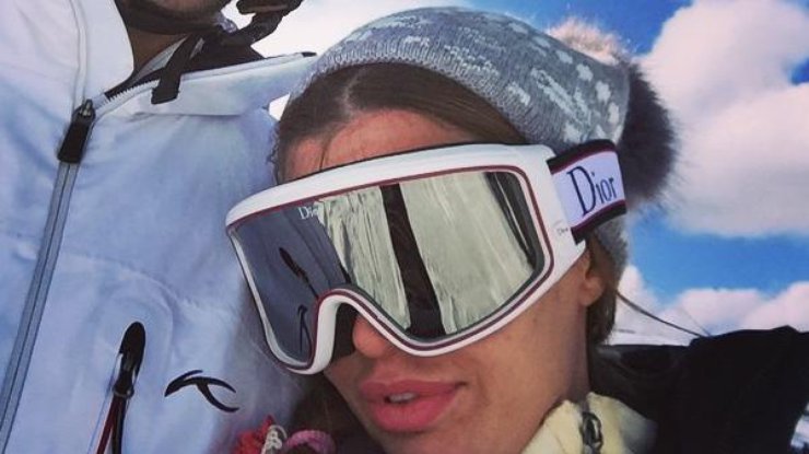 Виктория Боня катается на лыжах в Куршевеле. Фото Инстаграм Бони