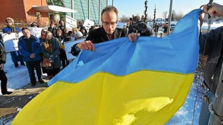 Флаг будет поднят из солидарности с Украиной. Фото Vidia