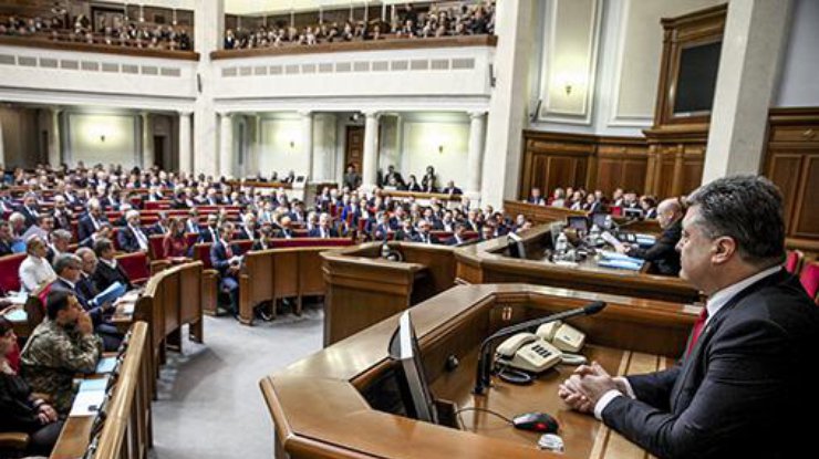 У Порошенко предложили Раде рассмотреть эффективность некоторых министров