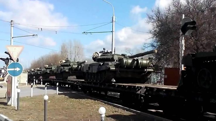 Танковое и пехотное подразделения из России прибыли на подмогу террористам.