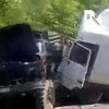 Конвой России протаранил грузовик на Донбассе (видео)