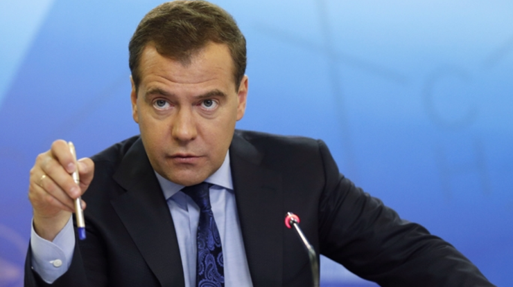 Медведев угрожает Украине
