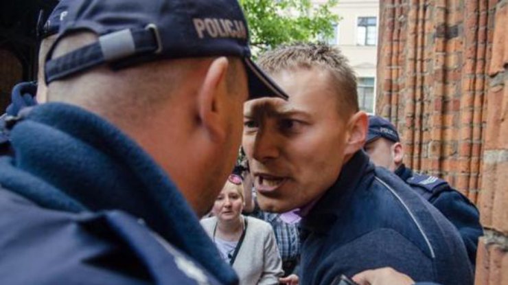 Полиция спасла Коморовского от нападения