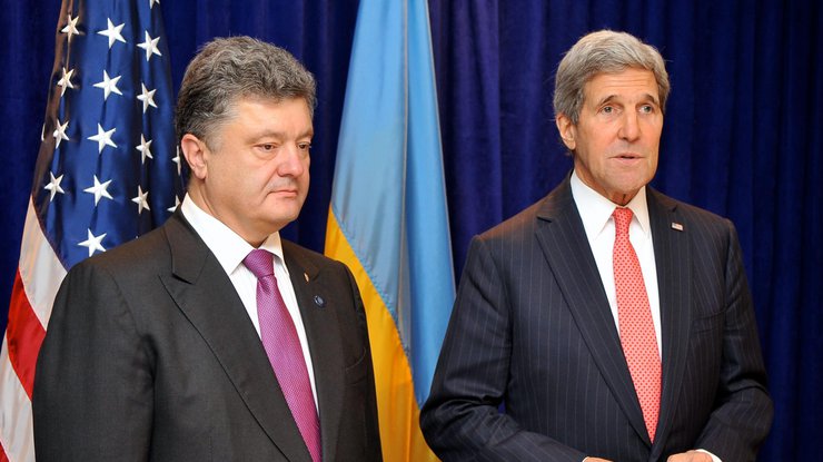 Порошенко и Керри отметили важность контроля за границей с Россией
