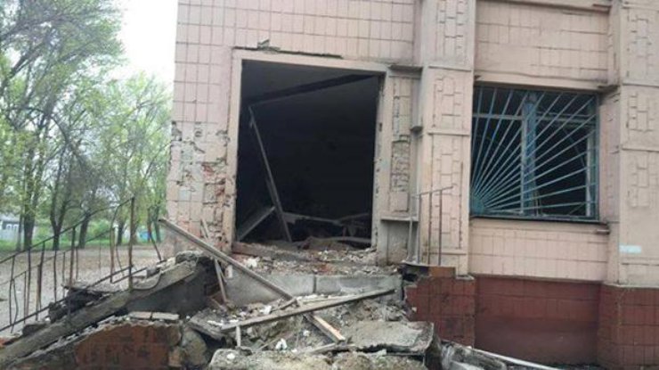В Донецке значительные разрушения после обстрела